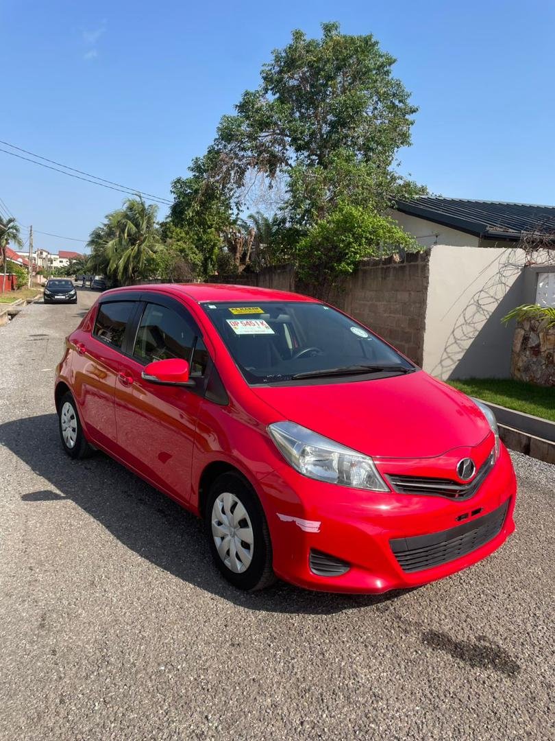 TOYOTA VITZ - Image 2