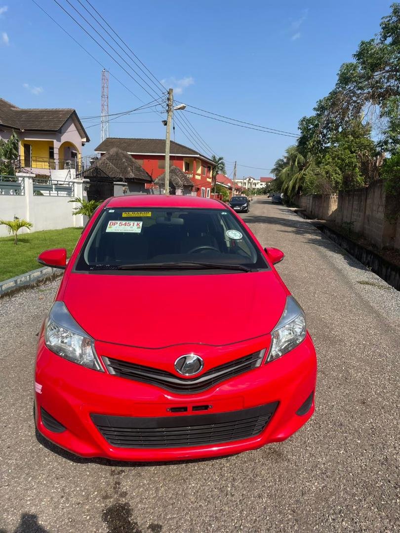 TOYOTA VITZ - Image 3