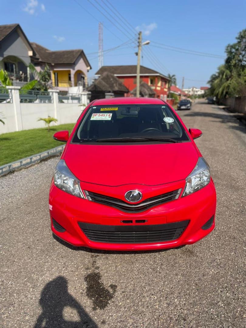 TOYOTA VITZ - Image 4