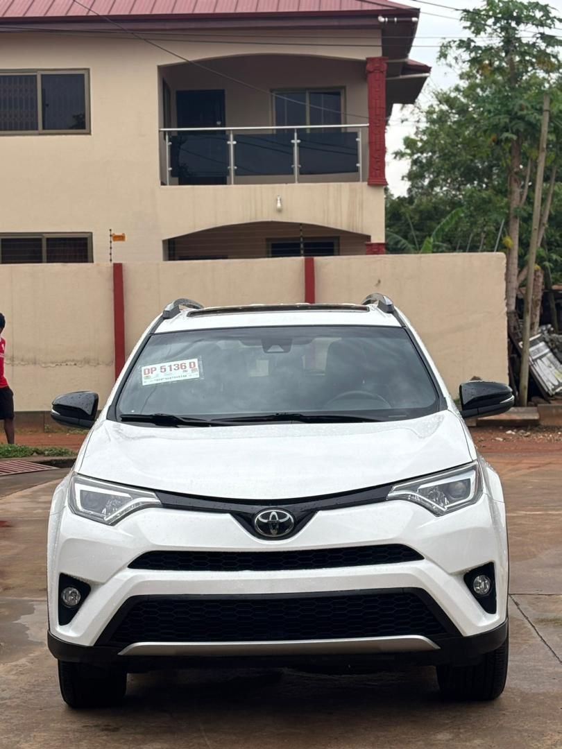 TOYOTA RAV4 2018