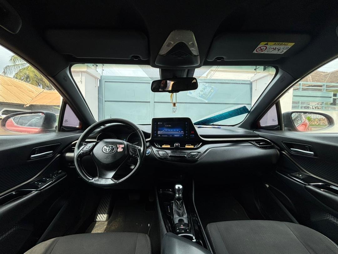 TOYOTA CHR - Image 2