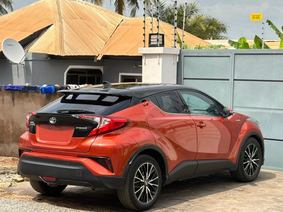 TOYOTA CHR - Image 8