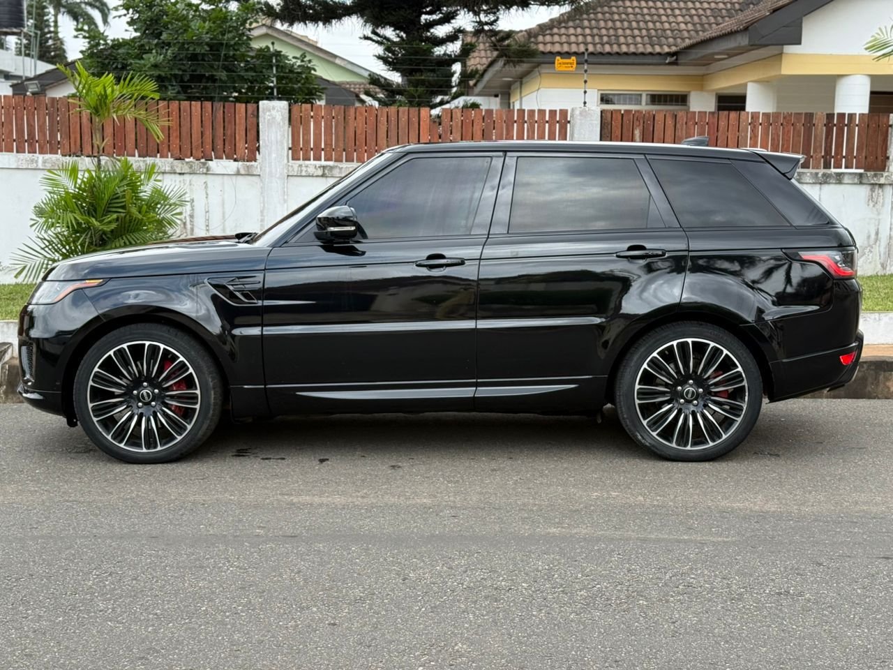 RANGE ROVER 2022 - Image 9