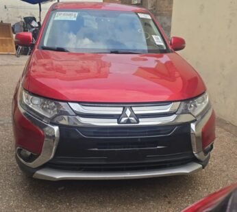 MITSUBISHI OUTLANDER SE 2017