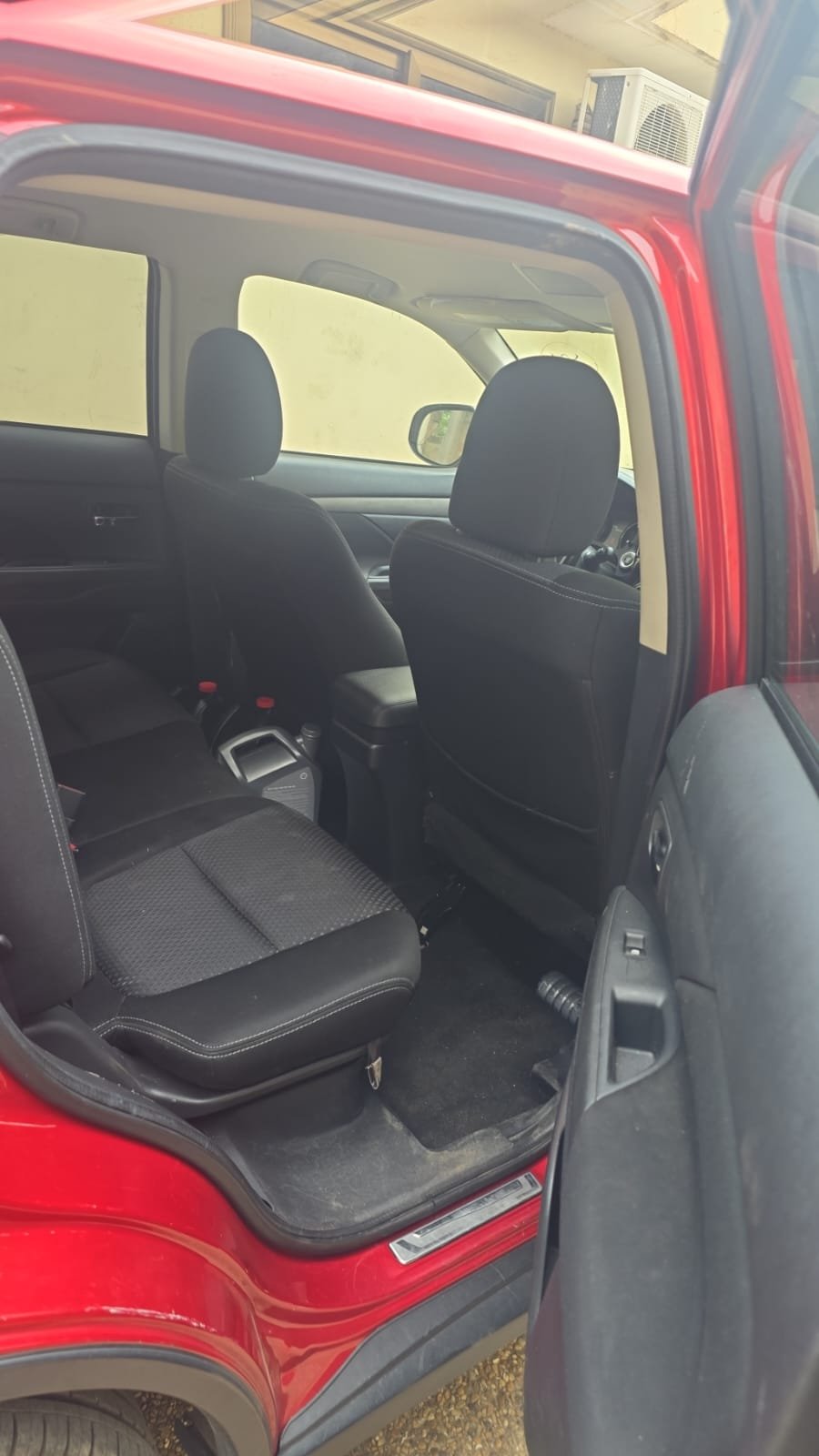 MITSUBISHI OUTLANDER SE 2017 - Image 2